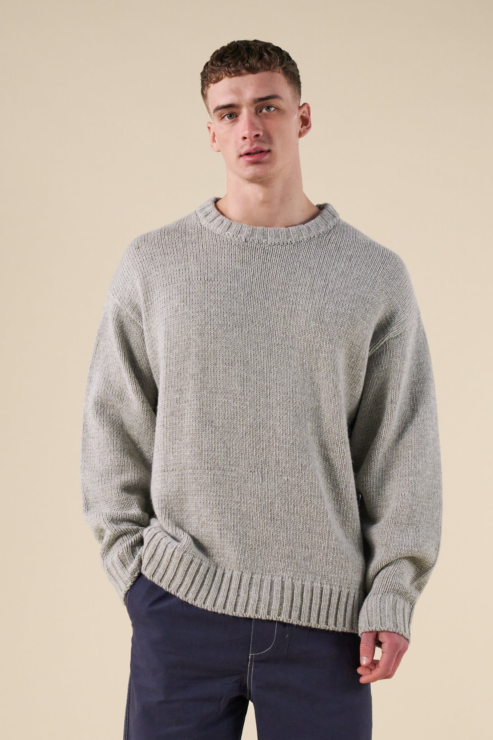 SIGNATURE INTARSIA KNIT SWEATER - GREY