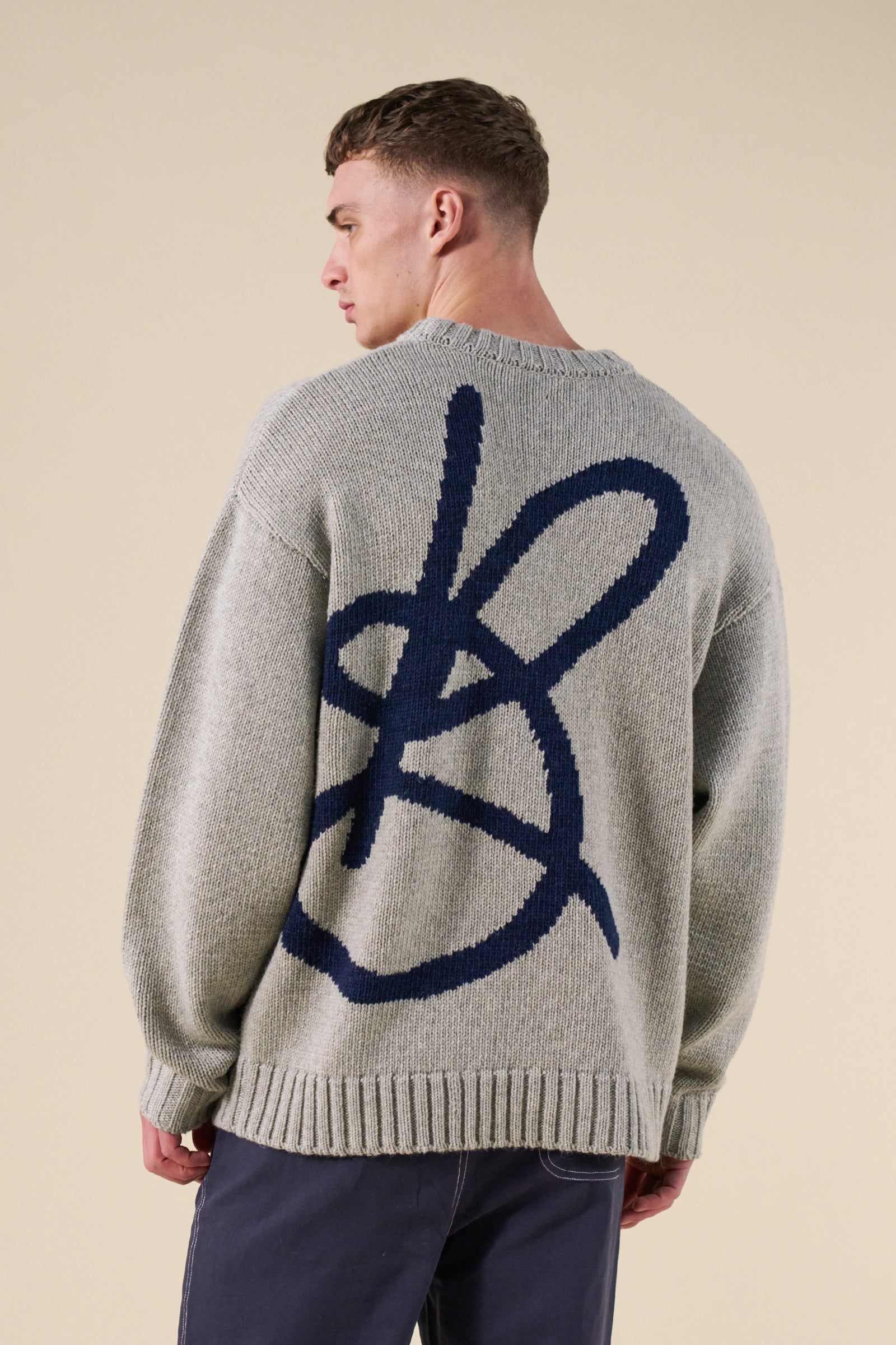 SIGNATURE INTARSIA KNIT SWEATER - GREY