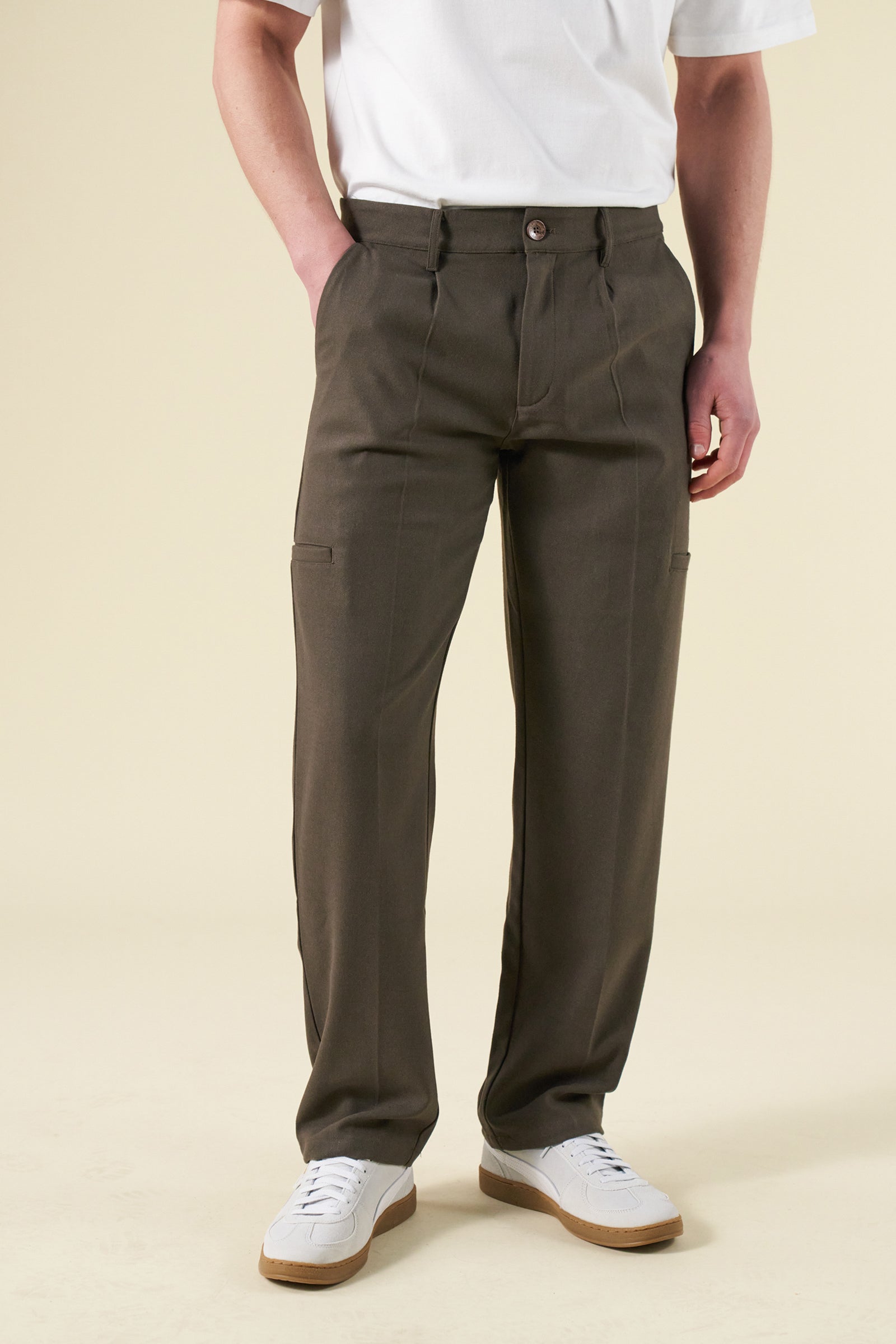 TAPERED CASUAL TROUSER  - BROWN