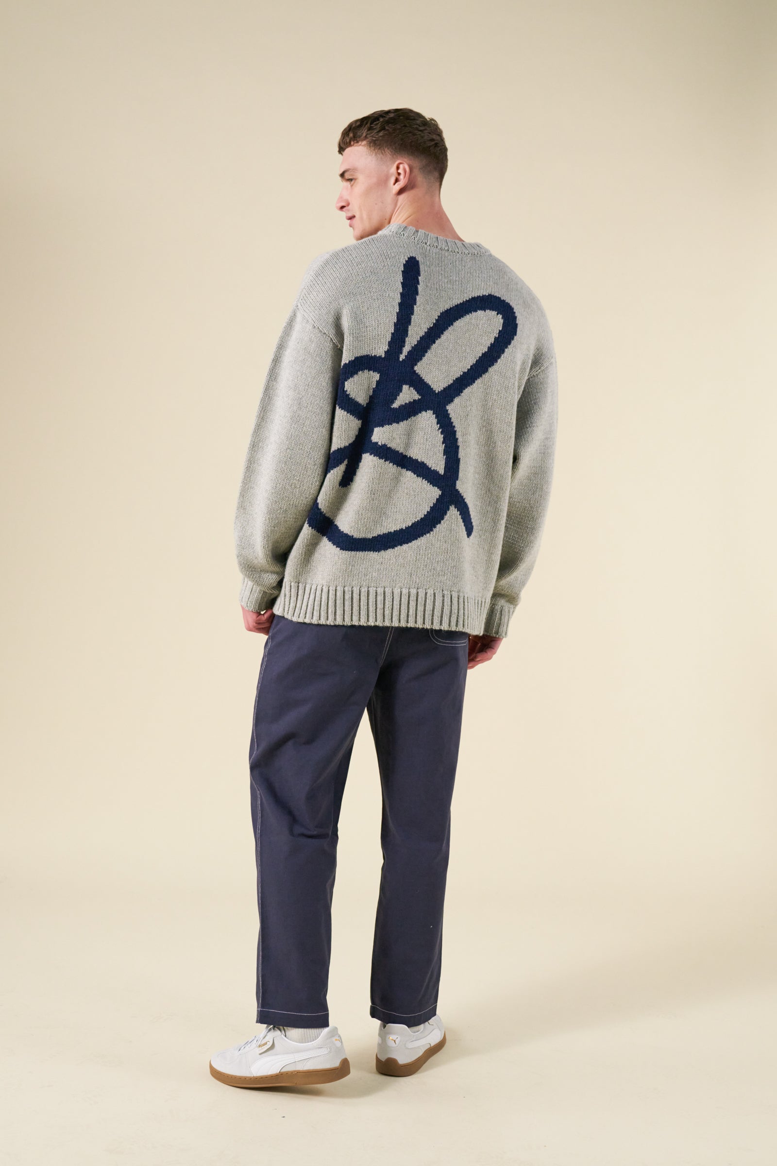 SIGNATURE INTARSIA KNIT SWEATER - GREY