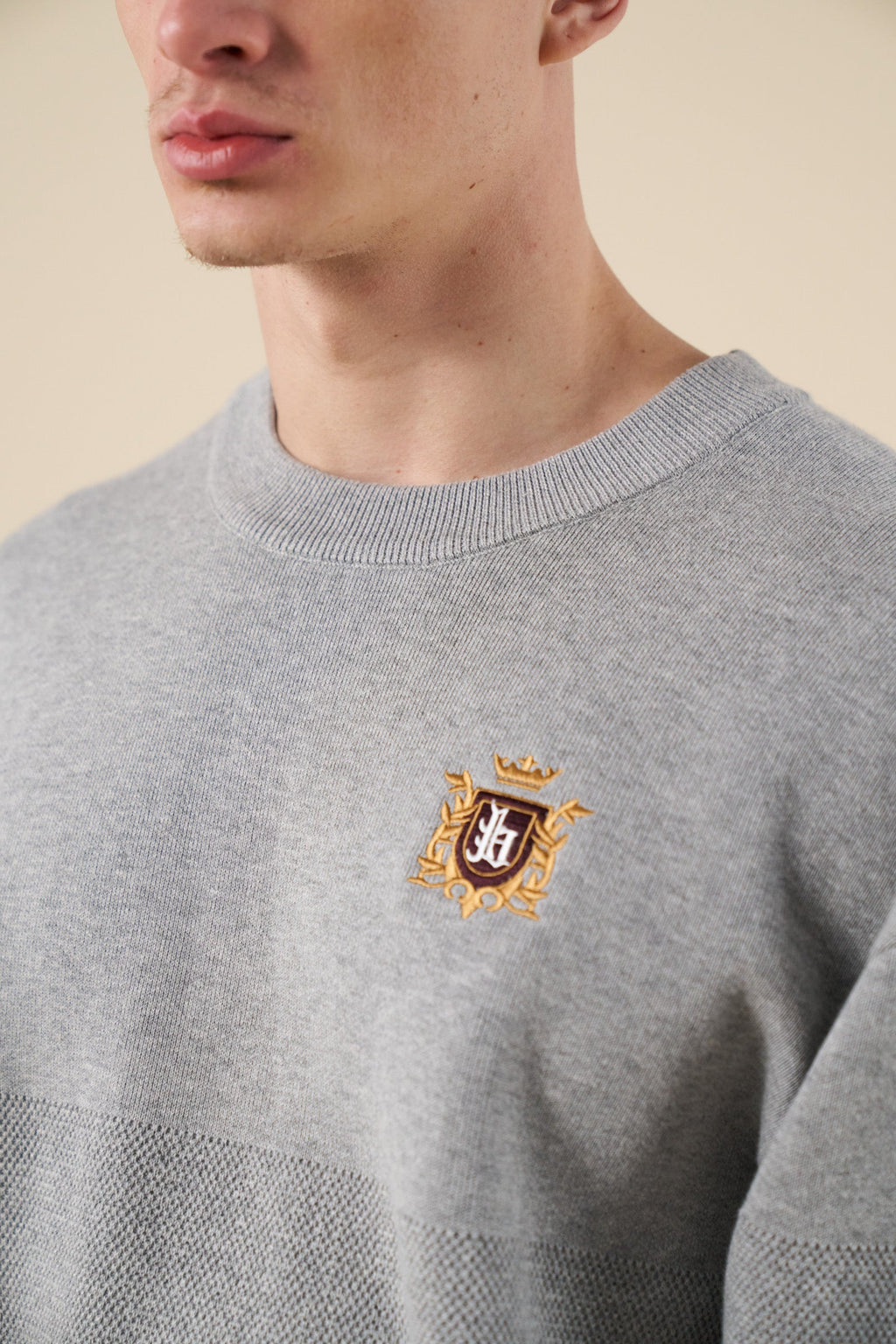 CREST PANEL KNIT SWEATER - HEATHER GREY