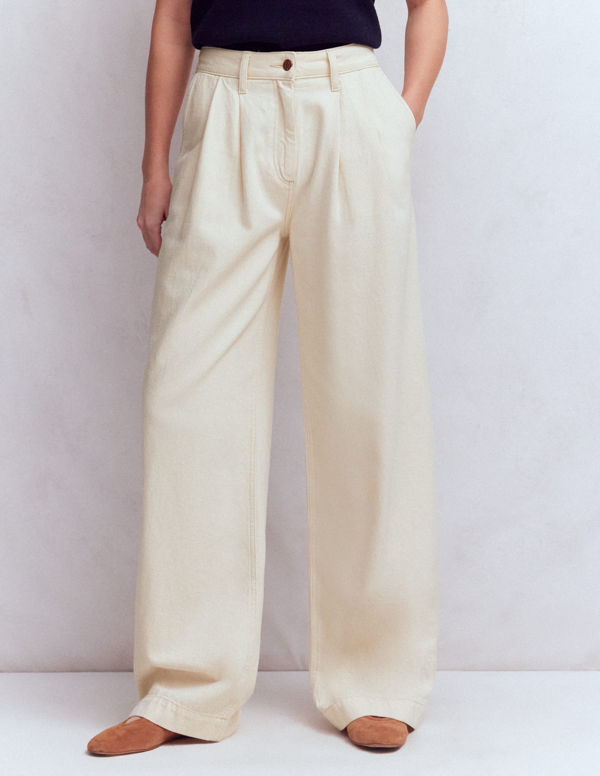 Pleated Wide Leg Jeans-Ecru