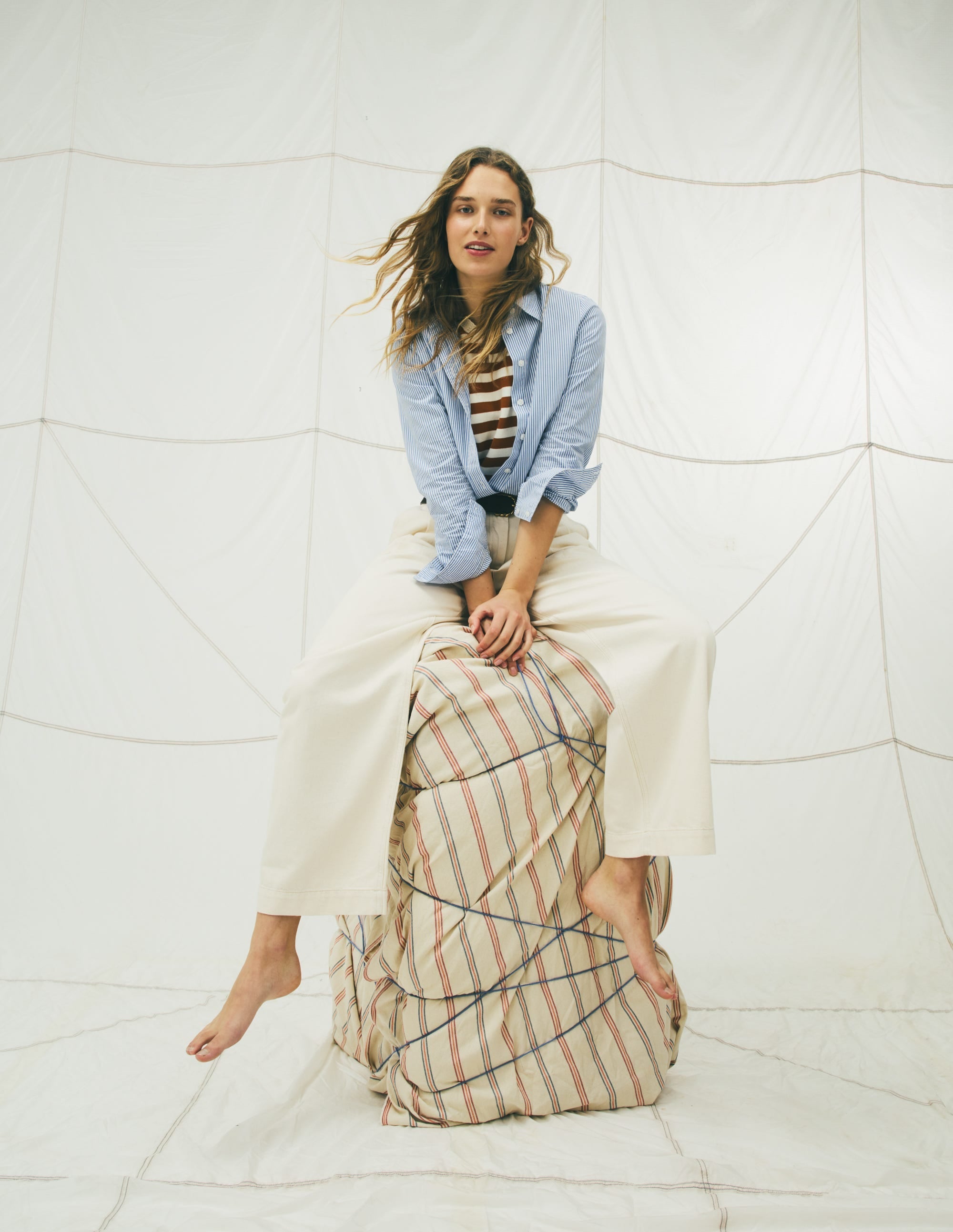 Pleated Wide Leg Jeans-Ecru