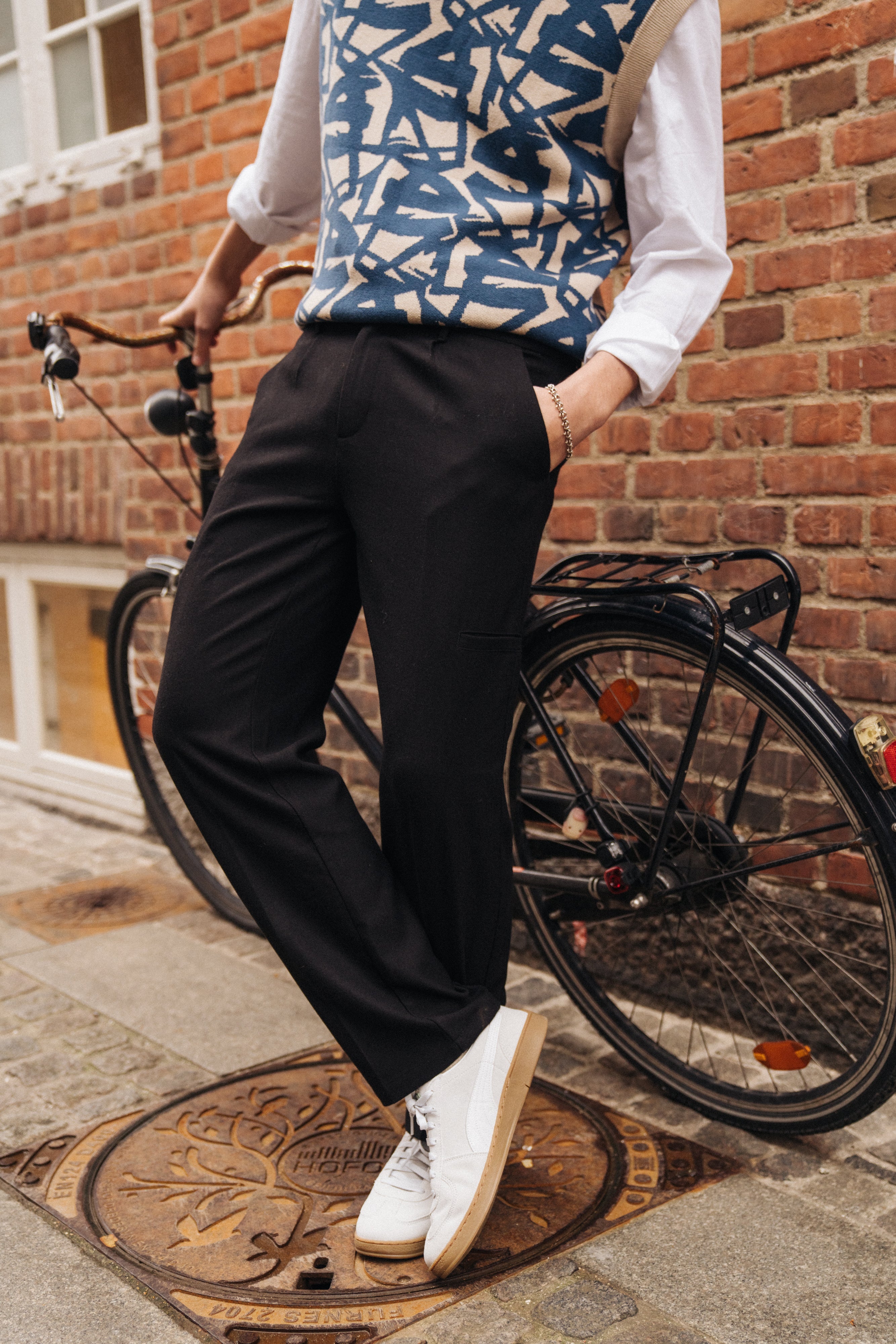 TAPERED CASUAL TROUSER  - BLACK