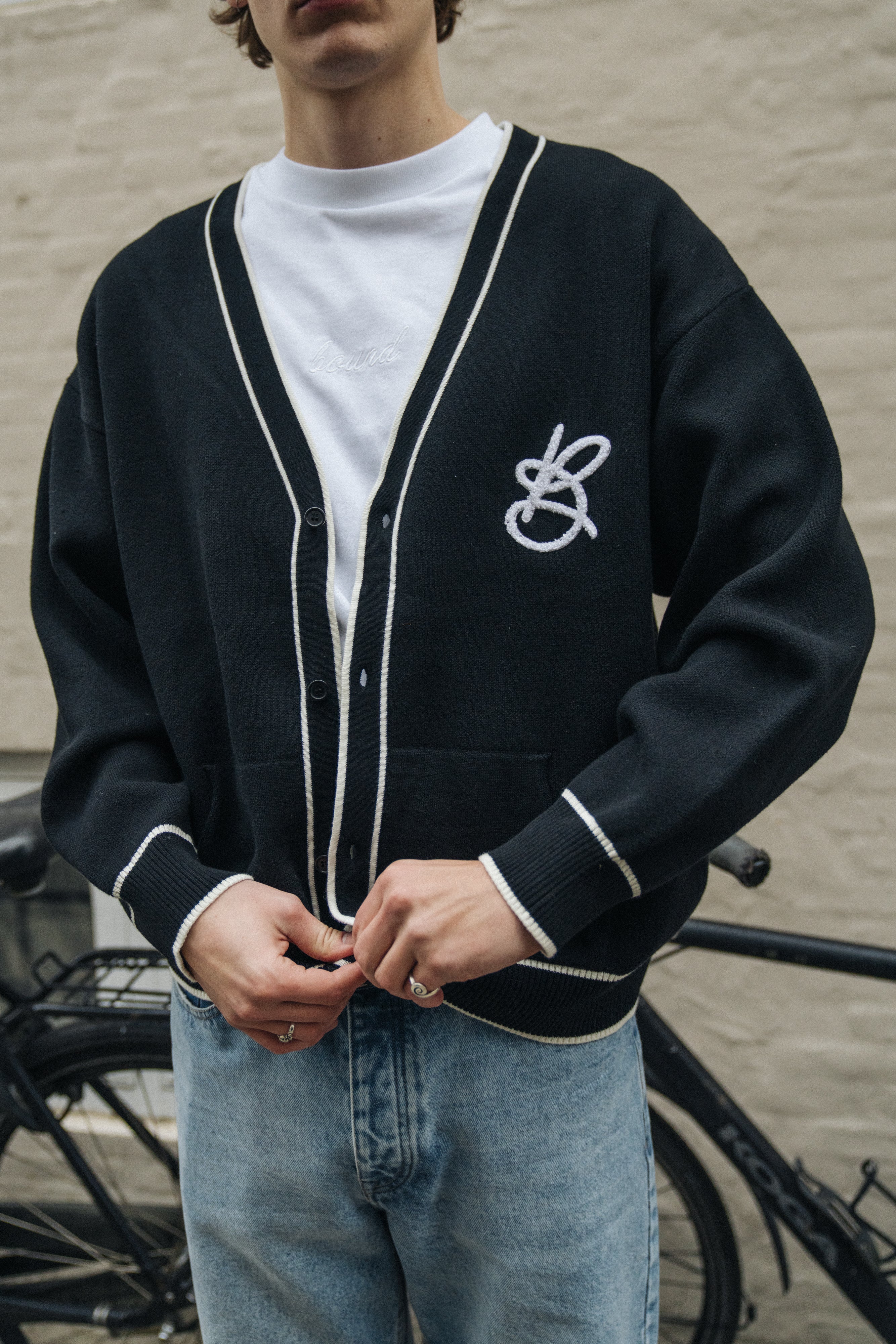 SIGNATURE CHENILLE CARDIGAN - BLACK